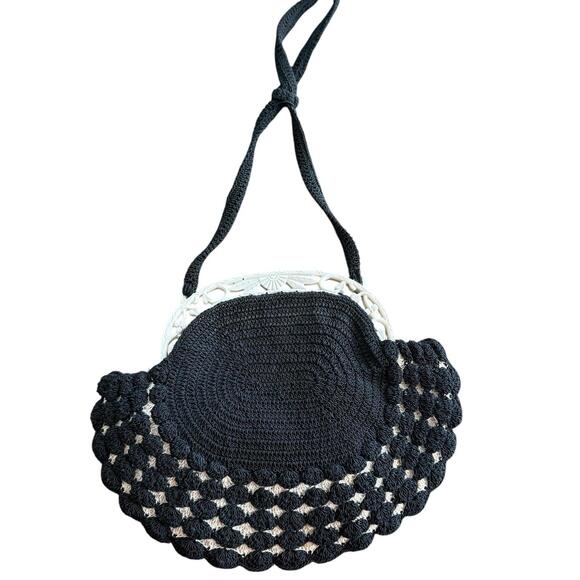 Vintage Crocheted Purse Handbag Circa 1940s. No Closing Mechanism Scalloped Edge - Picture 1 of 6